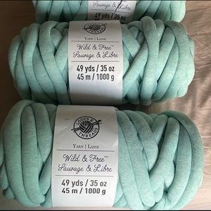 Loops & Threads Jumbo Yarn